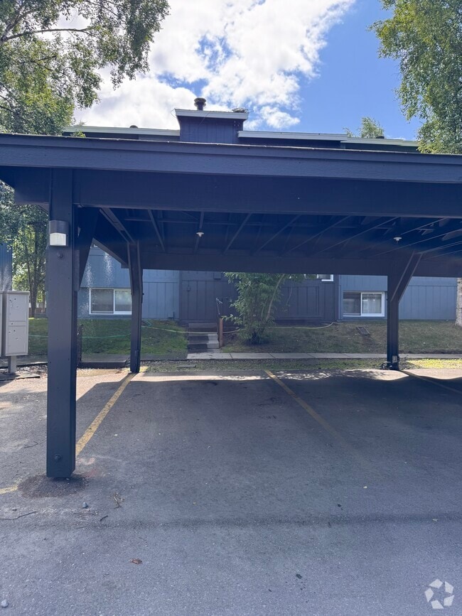 Building Photo - 1660 Eastridge Dr Unit Eastridge Dr #301 Rental