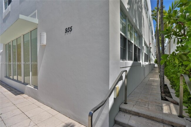 Building Photo - 935 Euclid Ave Unit 6