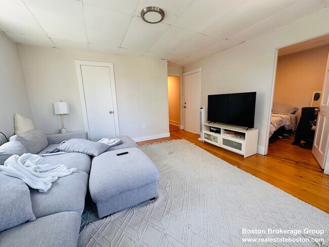 Photo - 1572 Tremont St Unit 3