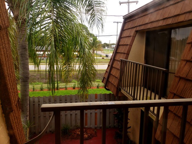 Photo - 1440 N Lawnwood Cir