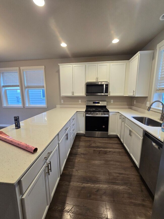 Photo - 4 bed 2.5bath located in Ferndale For Rent