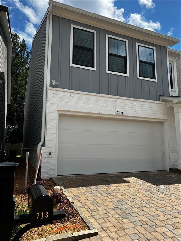 Photo - 713 Stickley Oak Way