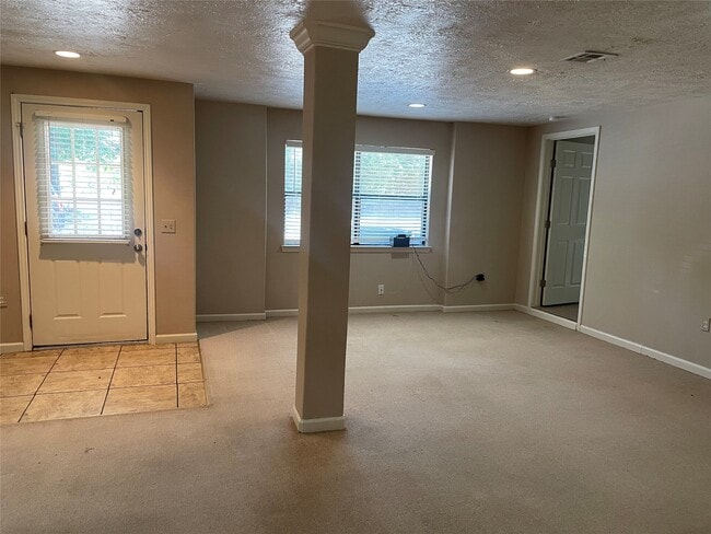 Photo - 302 Somerset