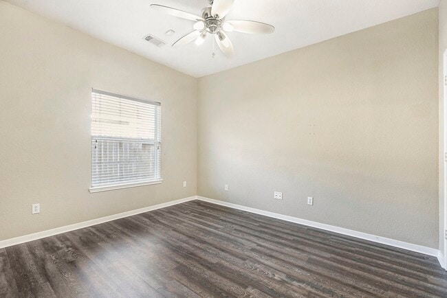 Building Photo - 6185 Galloway Ln