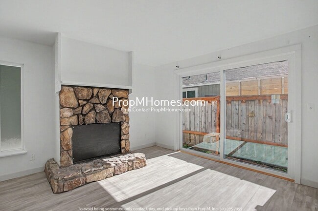 Photo - Updated Two Bedroom Duplex in Sellwood - Garage Included!