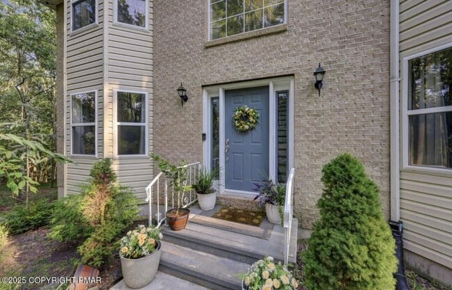 Photo - 128 Wilson Ct