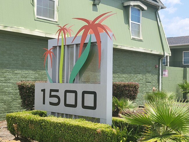 Building Photo - Welcome to The Palms Rental