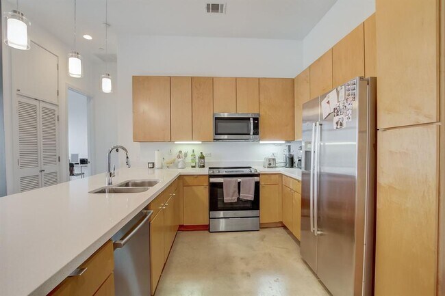 Photo - 507 Sabine St Unit 506
