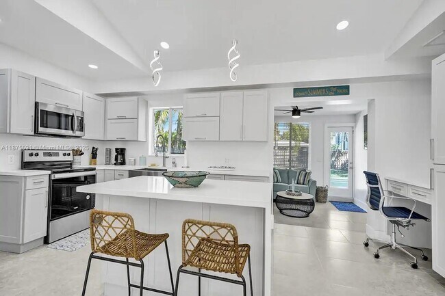 Photo - 1100 NE 17th Way