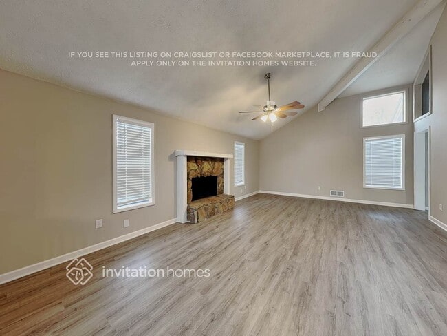 Photo - 2230 Rolland St