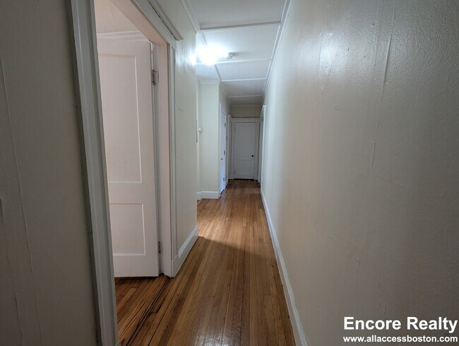 Building Photo - 1191 Boylston St Unit 9