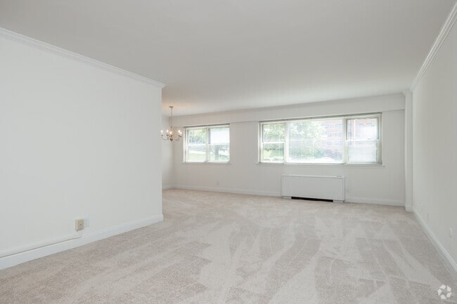 Living Room - 4 Rm, 1 Bd, 1 Ba