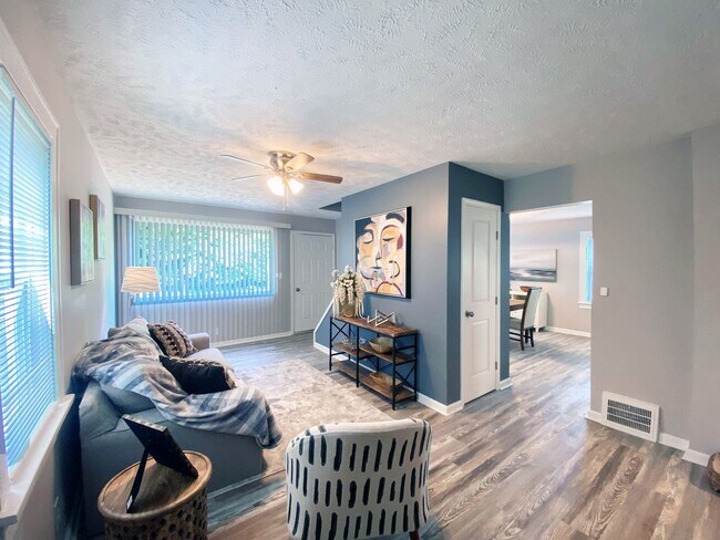 Photo - 3 Bed and 1 Bath Colonial for Rent in Oakwood Villiage!