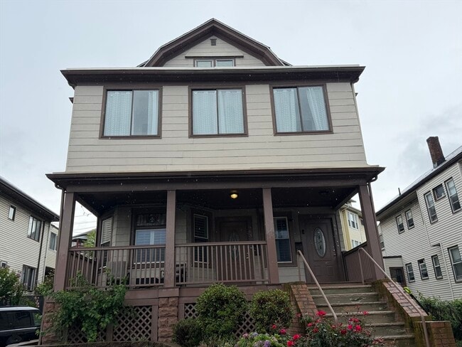 Building Photo - 663 Fellsway