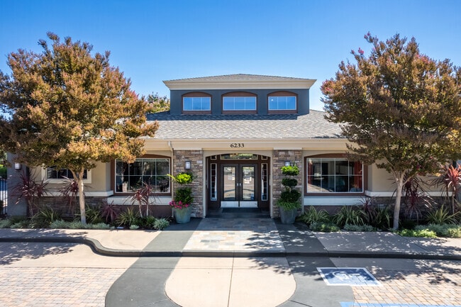 Leasing Office