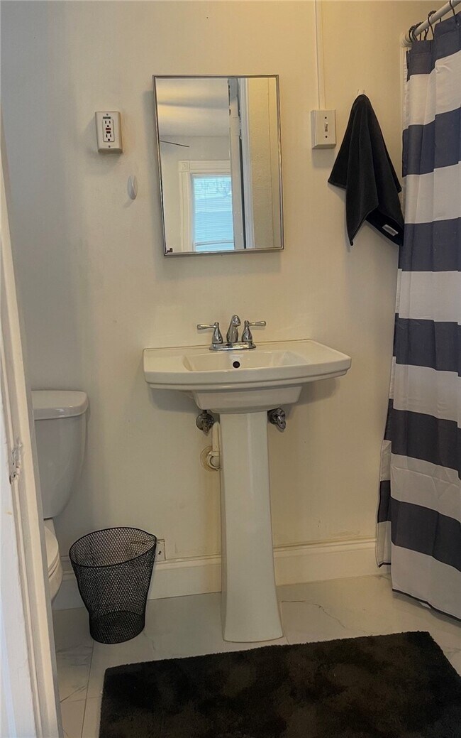 Photo - 21.5 Thayer St