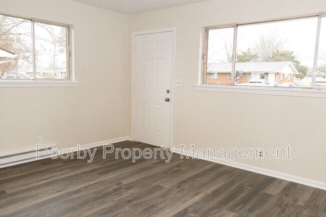 Photo - 1611 Glowmont Dr Unit B