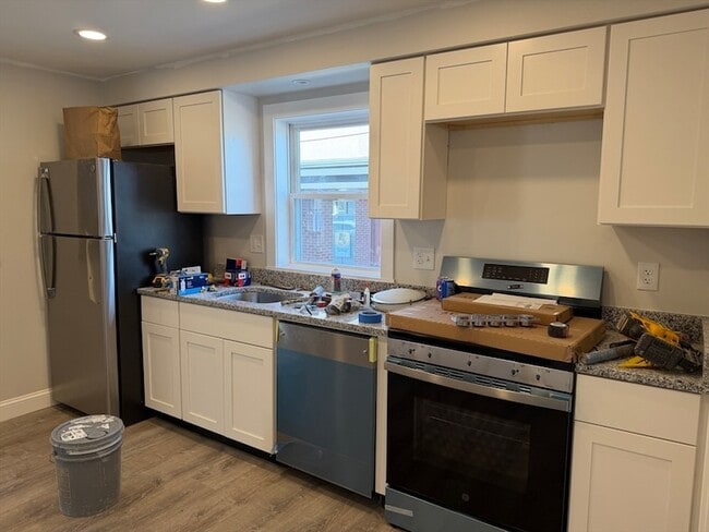 Building Photo - 74 Highland Ave Unit 1