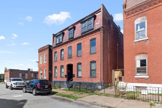 Building Photo - Live in Style – 1BR Townhouse in McKinley ...