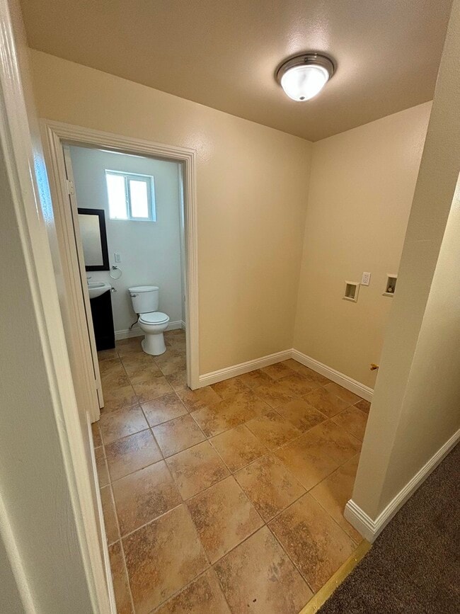 Photo - 739 E 79th St Townhome