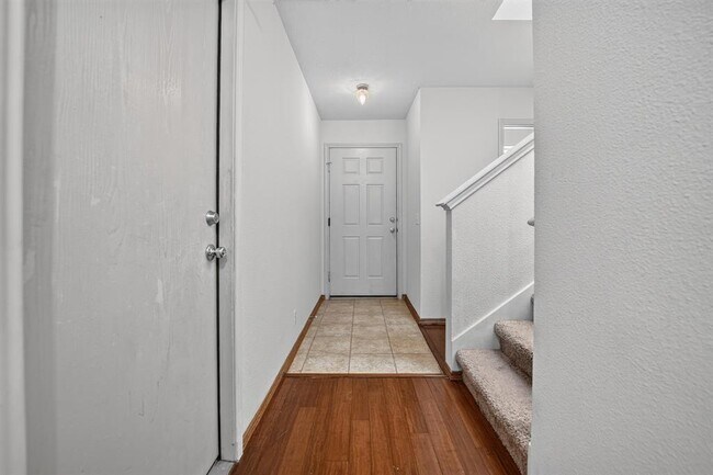 2412 Kale Dr