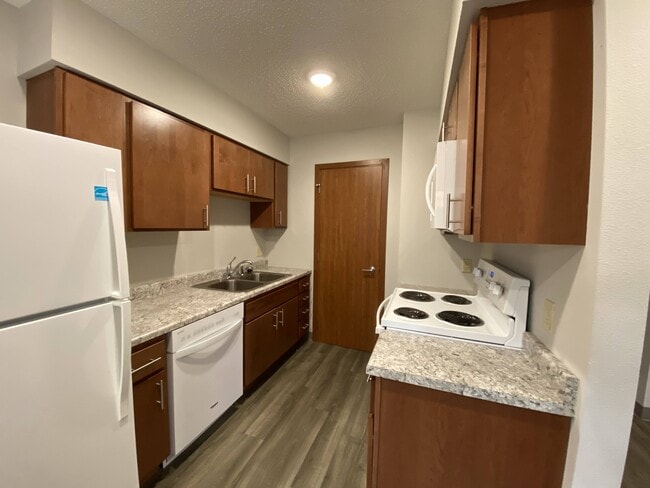 Photo - Spencer Manor Apartments