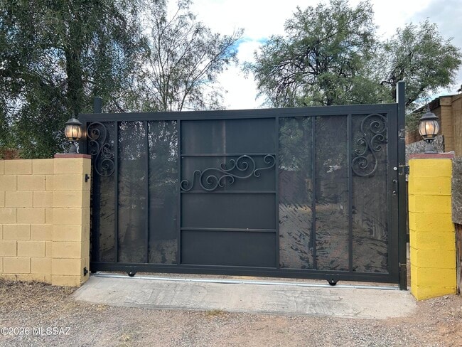 Photo - 532 W Simmons Rd