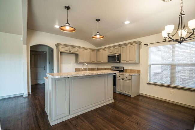 Photo - 7904 Avenue L