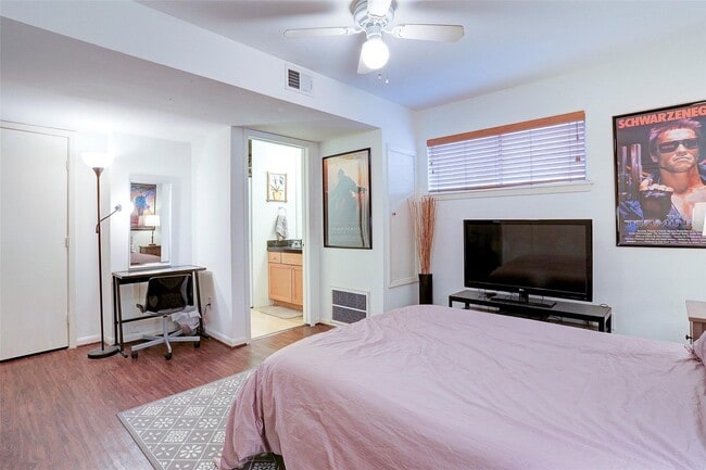 Photo - 1222 Welch St Unit 2