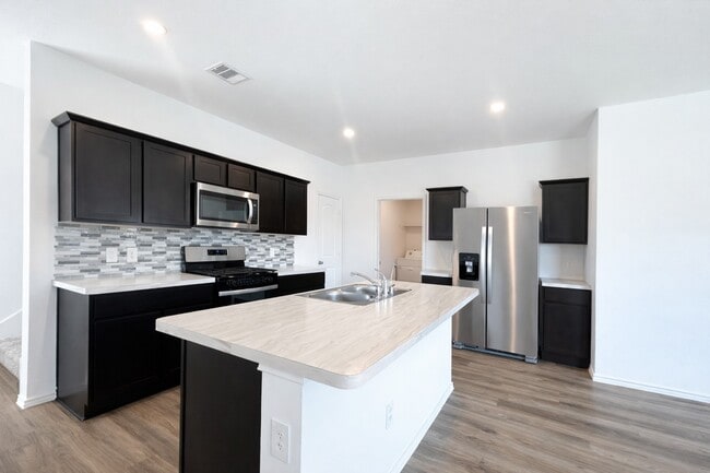 Photo - 1739 Royal Rim Dr