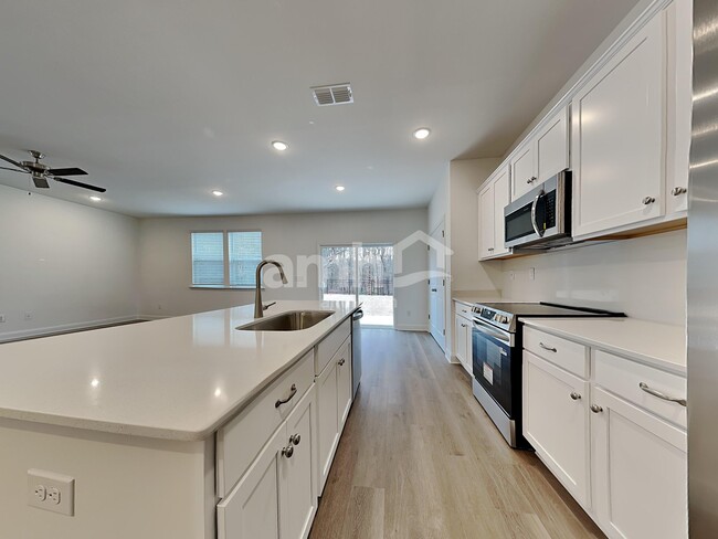1155 Livengood Wy