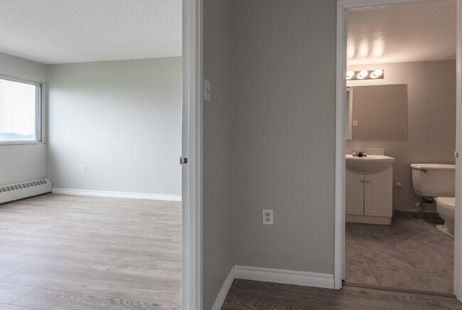 Photo - Ridgeway Towers