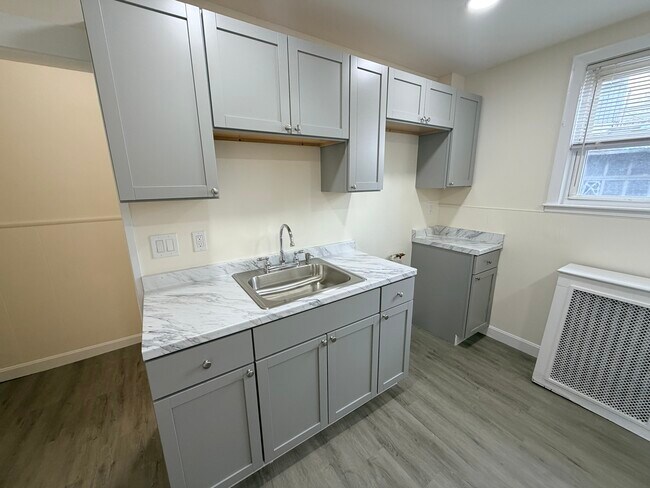 Building Photo - 543 Broadway