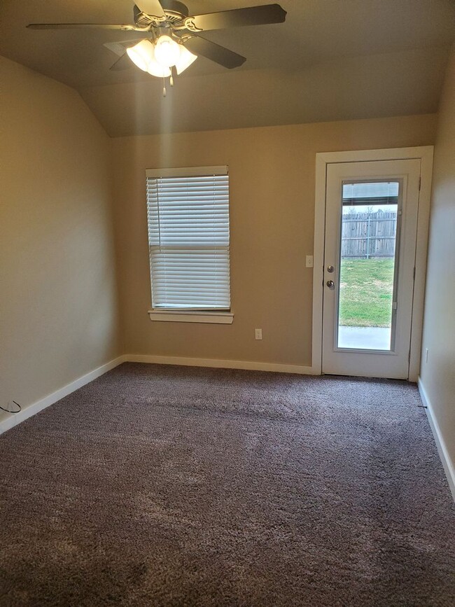 Photo - 5210 Oakwood Villa Ct