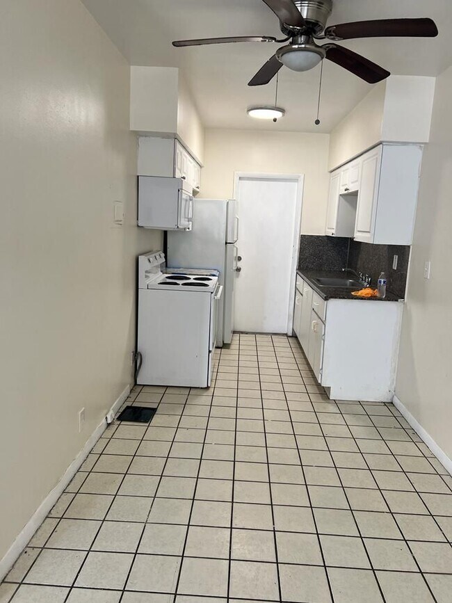 11870 NE 16th Ave Unit 3