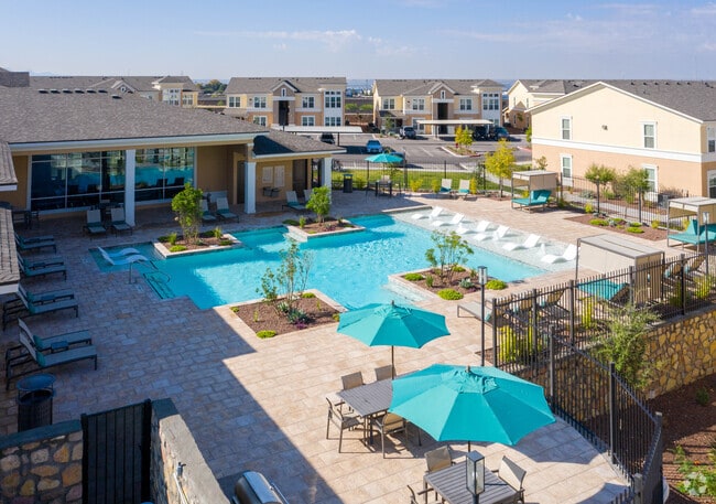 Photo - Ridgeline West