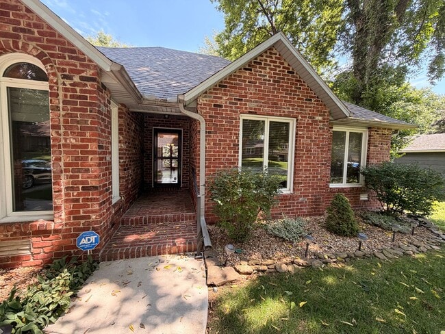Photo - 2157 E Cherryvale St