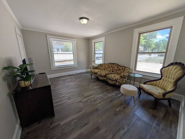 Photo - Room in Apartment on Kerr St NW