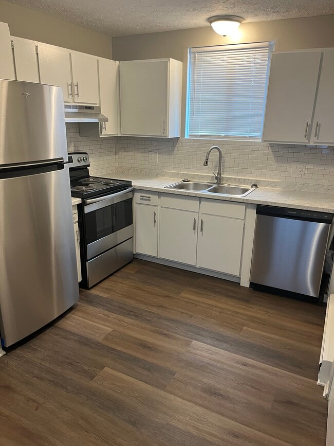 Building Photo - 1516 Avery St Unit 2 Rental