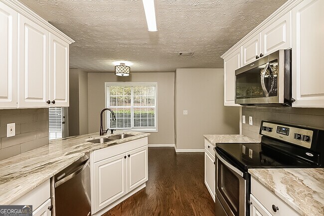 Photo - 60 Berkshire Run