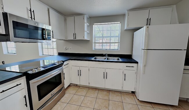 Photo - 9213 N 13th St Unit Apt A