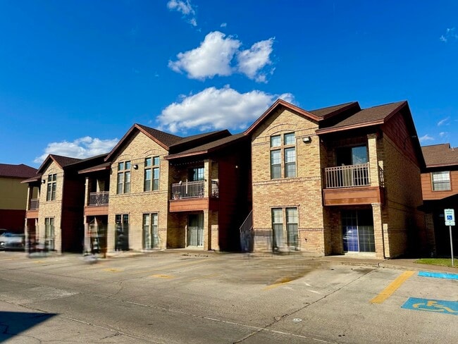 Building Photo - 1752 Tiara Trail Unit 702