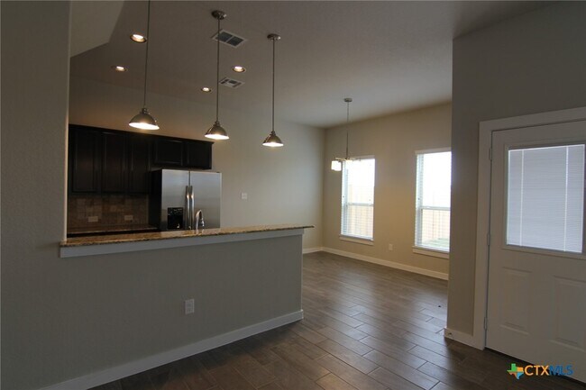 Photo - 311 Creekside Curve