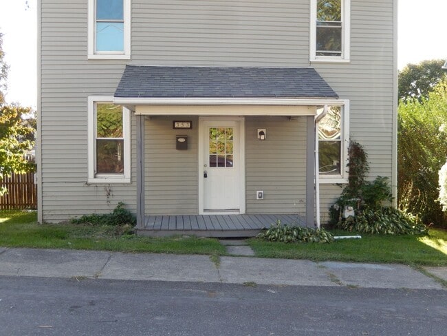 Building Photo - Newly Remodeled 3BR, 2BA, Single Family Ho...
