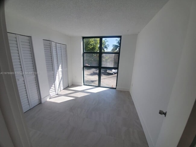 Photo - 11750 SW 18th St Unidad 217-1