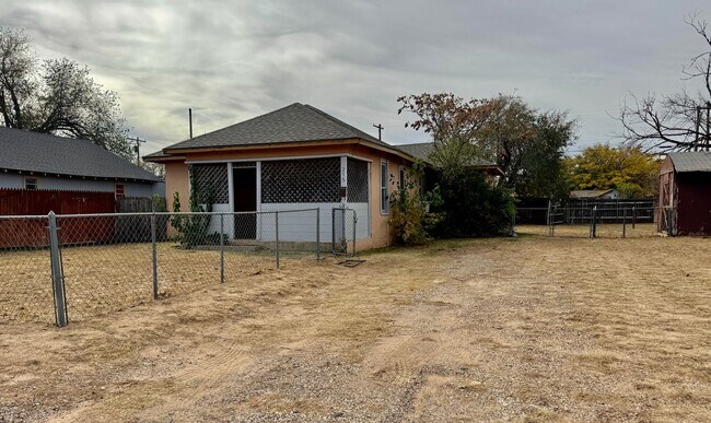 Photo - Charming 3 Bedroom Home For Rent in Slaton!