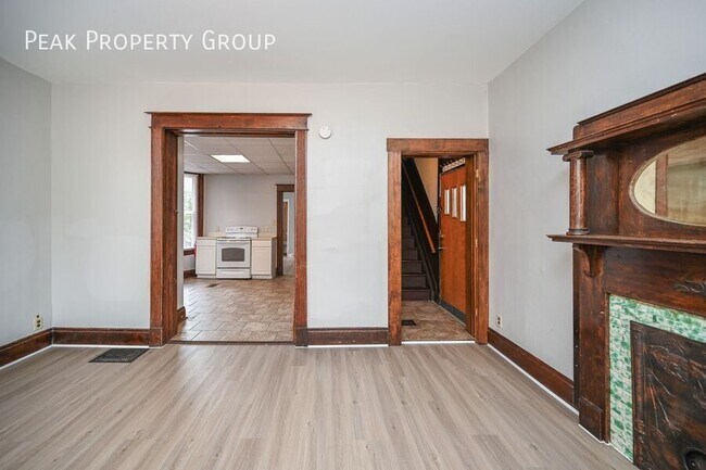 Photo - 2325 Rohs St