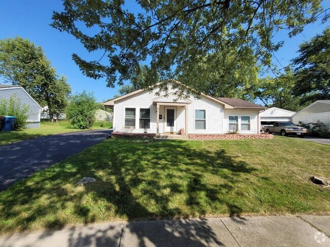 Building Photo - COZY FRAME RANCH THAT FEATURES 3 BEDROOMS,... Rental