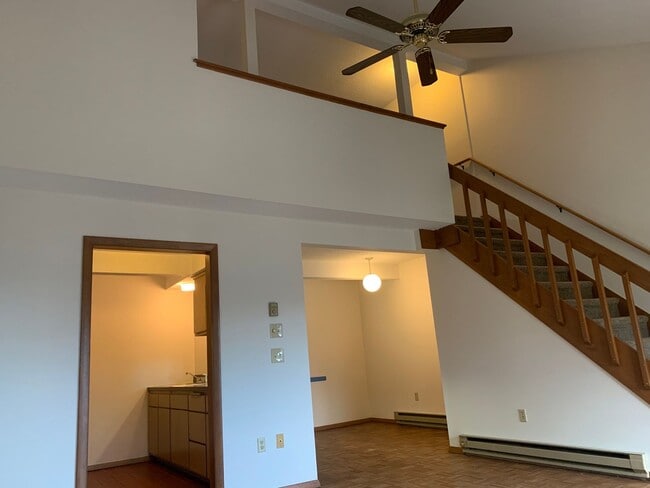 492 East St