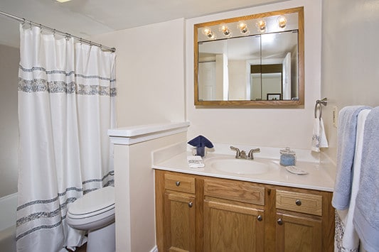 Building Photo - Carlyle Rental